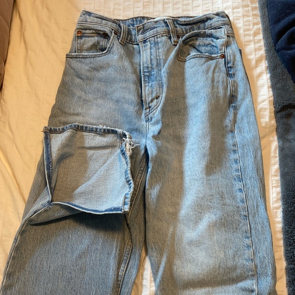 Abercrombie jeans with slit - Picture 2 of 4